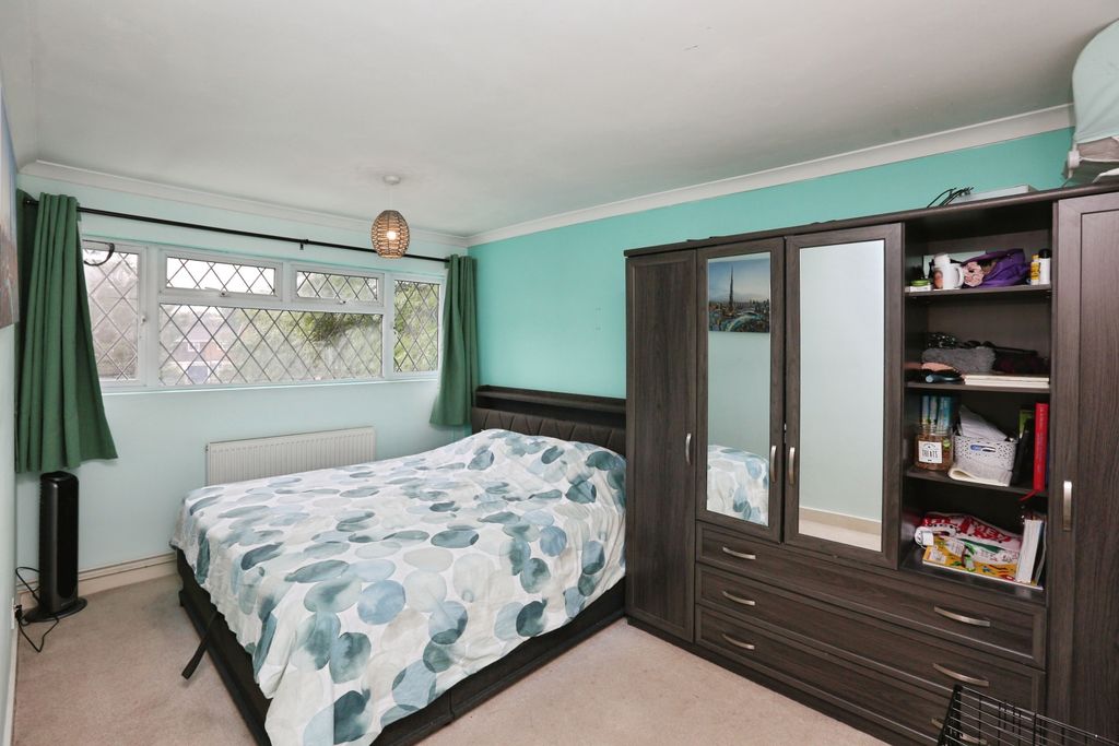 Property photo 3 of 15 Master Bedroom