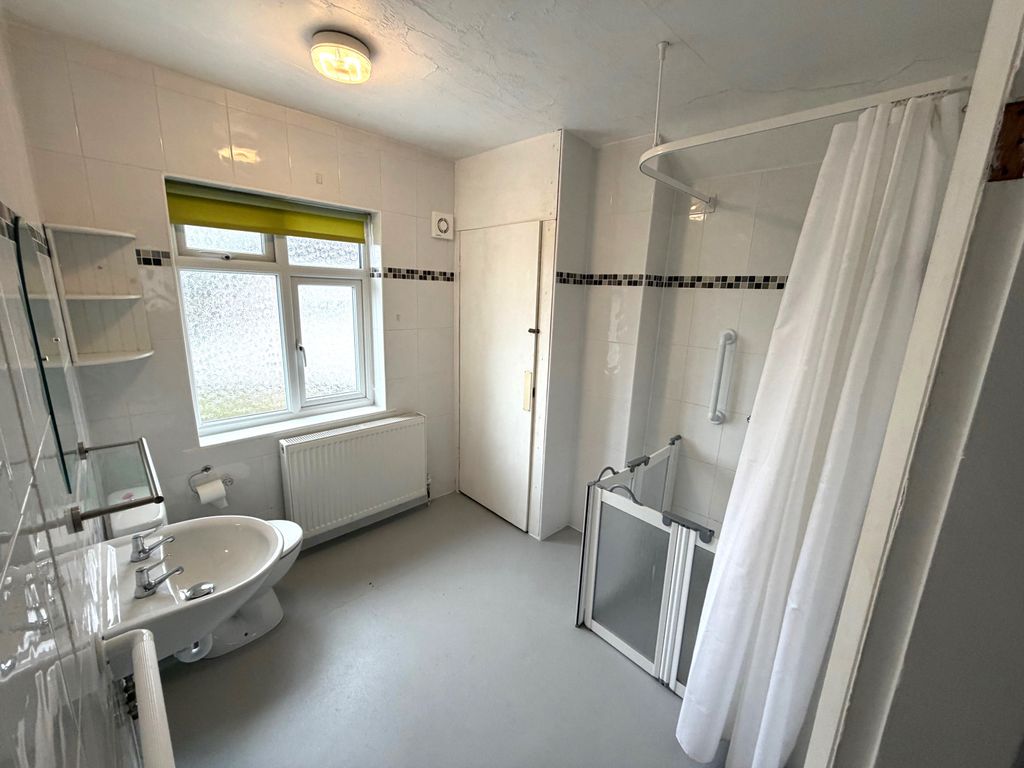 Property photo 3 of 11 Img_4409