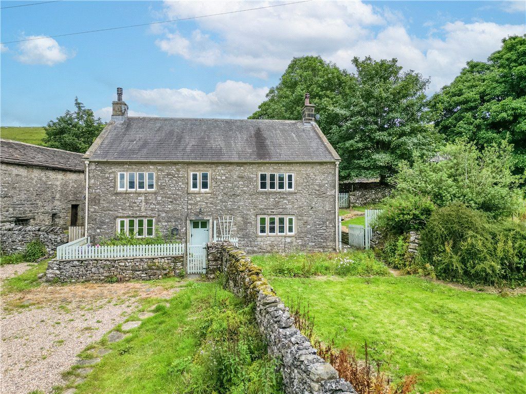 Property photo 2 of 35 Front