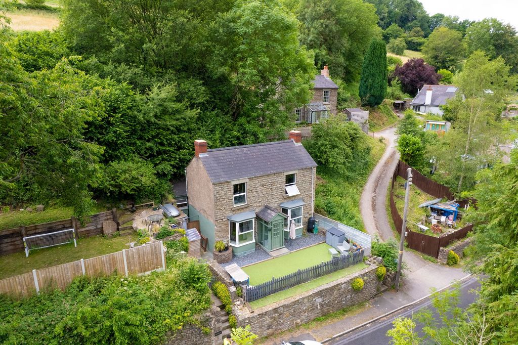 Property photo 1 of 18