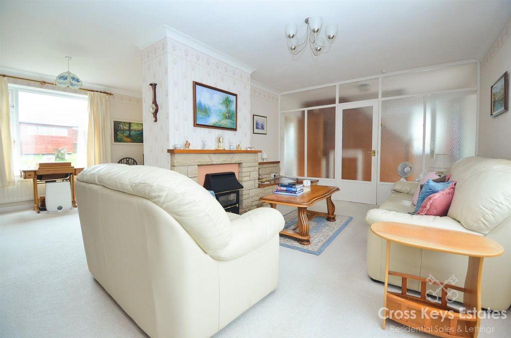 Property photo 3 of 25 Sitting Room