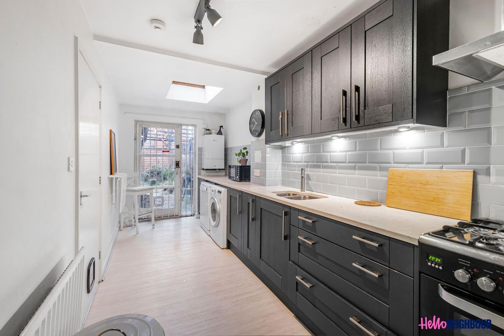 Property photo 3 of 16 Photo 2