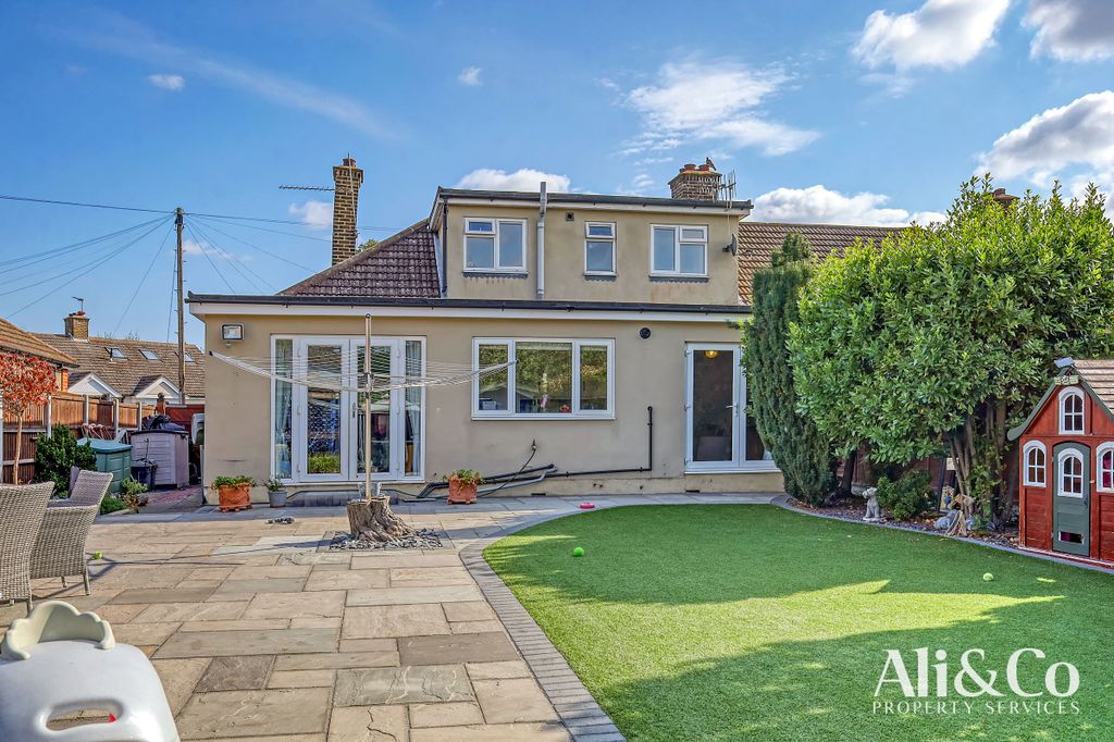 Property photo 2 of 22