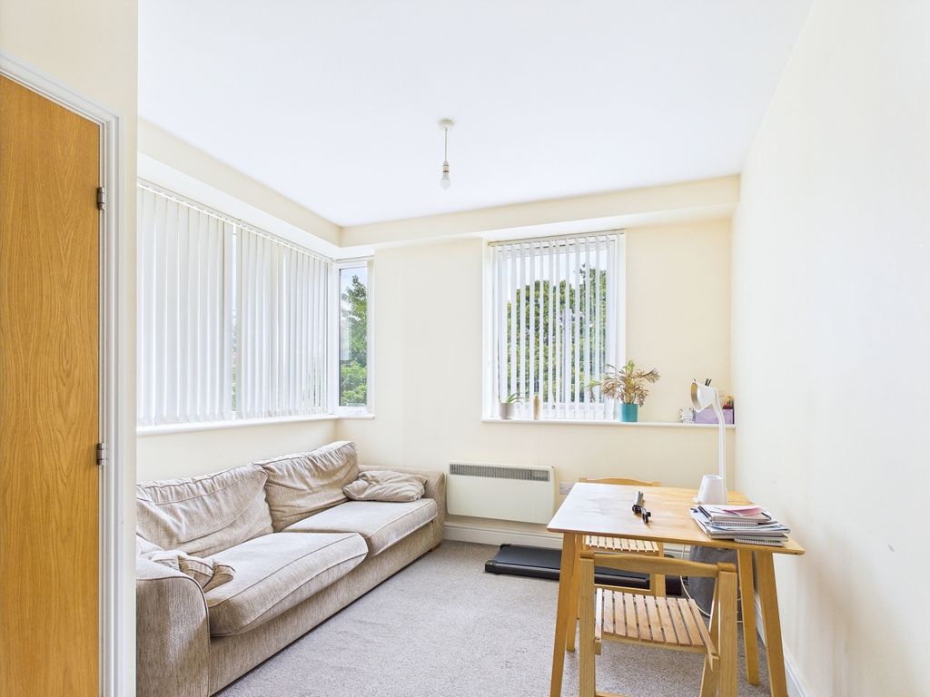 Property photo 3 of 7 Cam01338G0-Pr0126-Still004