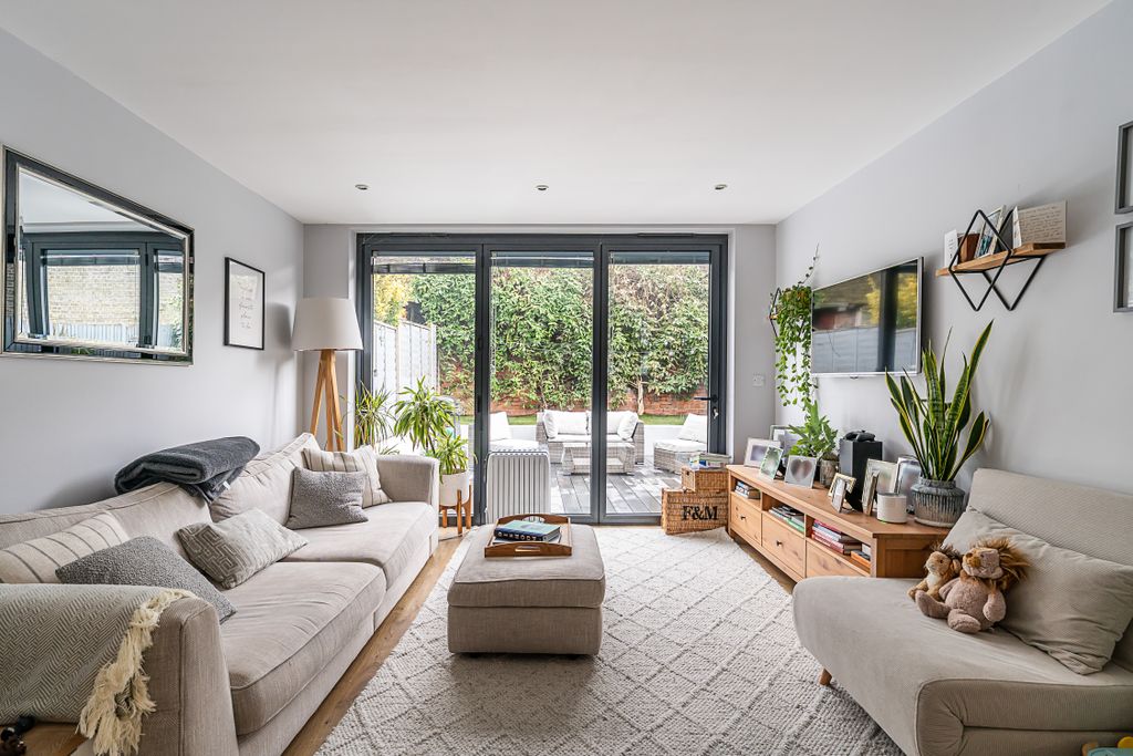 Property photo 2 of 11