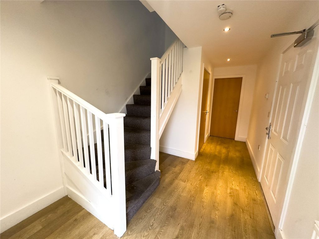 Property photo 2 of 16 Picture No. 14