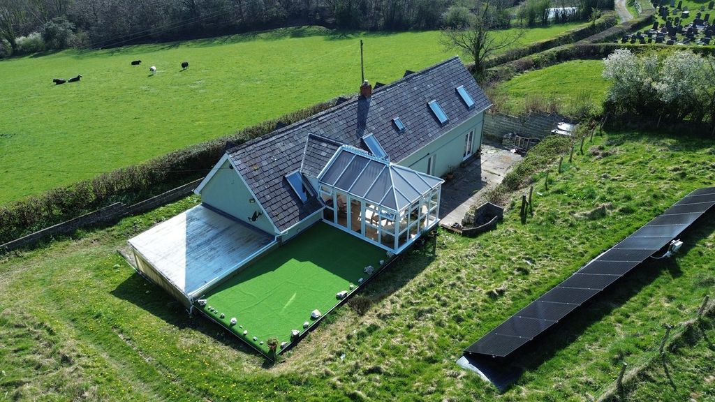 Property photo 3 of 33