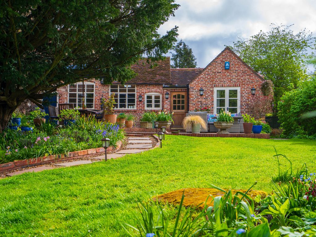 Property photo 2 of 33