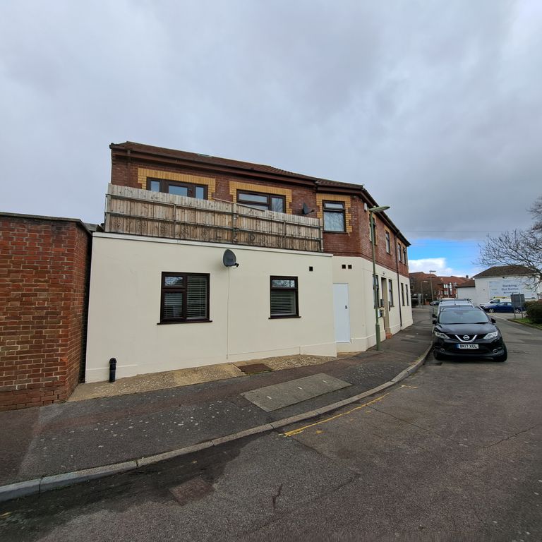 Property photo 1 of 6 Frontage