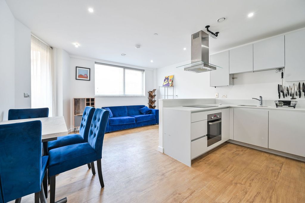 Property photo 1 of 8