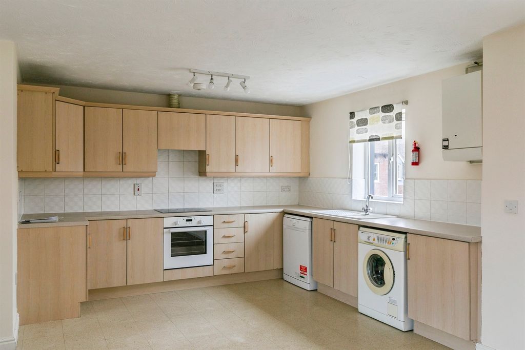 Property photo 2 of 15