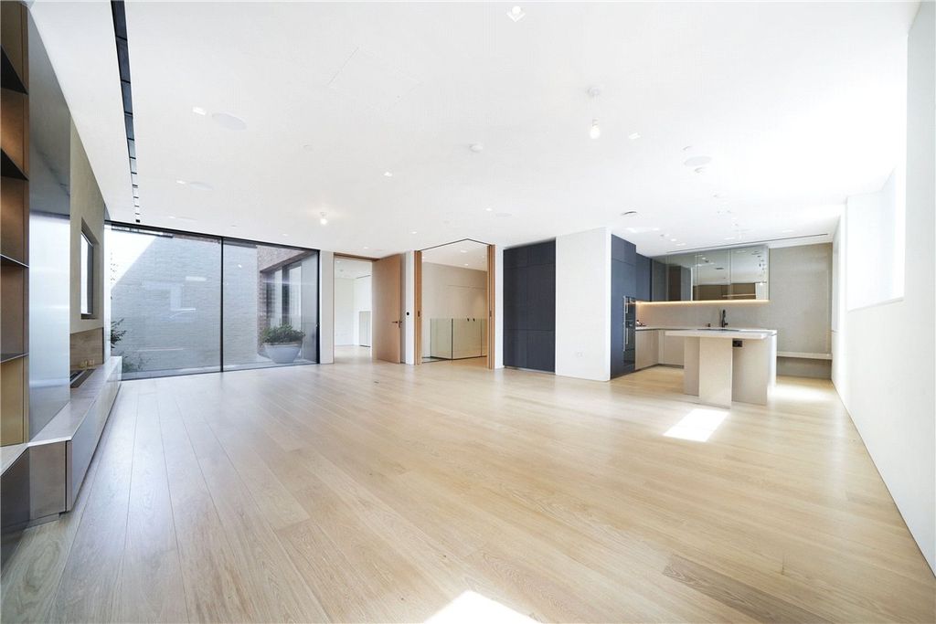 Property photo 1 of 20 Picture No. 05