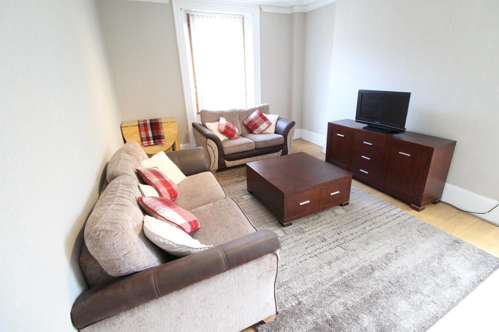 Property photo 1 of 5 Lounge