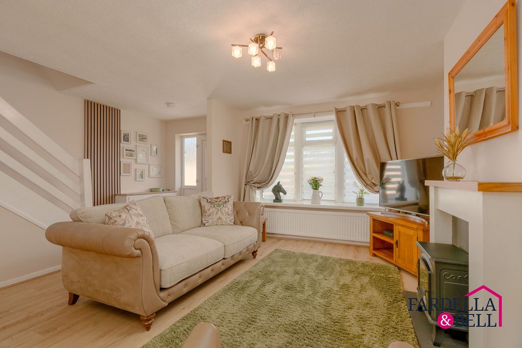 Property photo 2 of 16