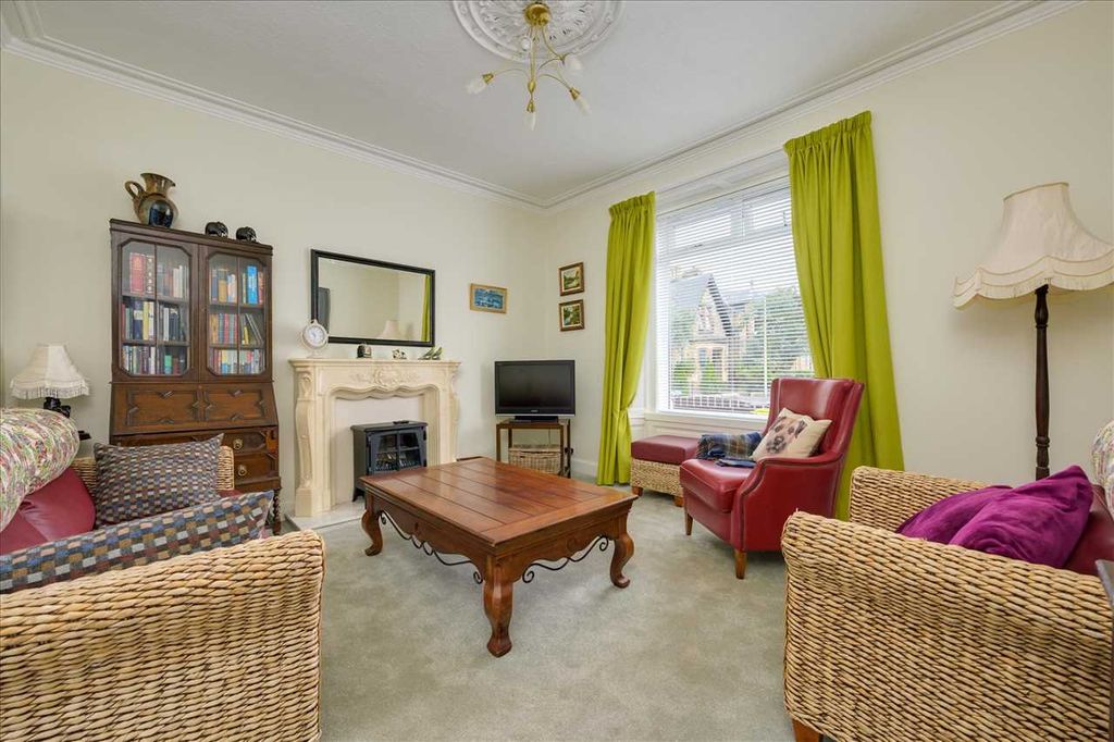 Property photo 2 of 28