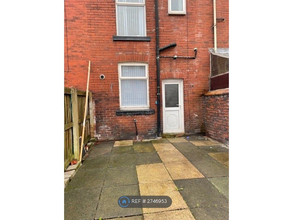 Property photo 3 of 12