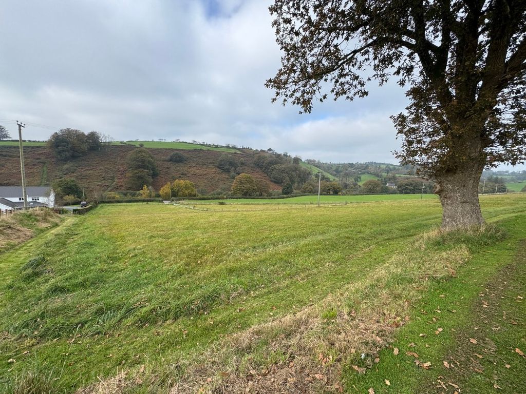 Property photo 2 of 41