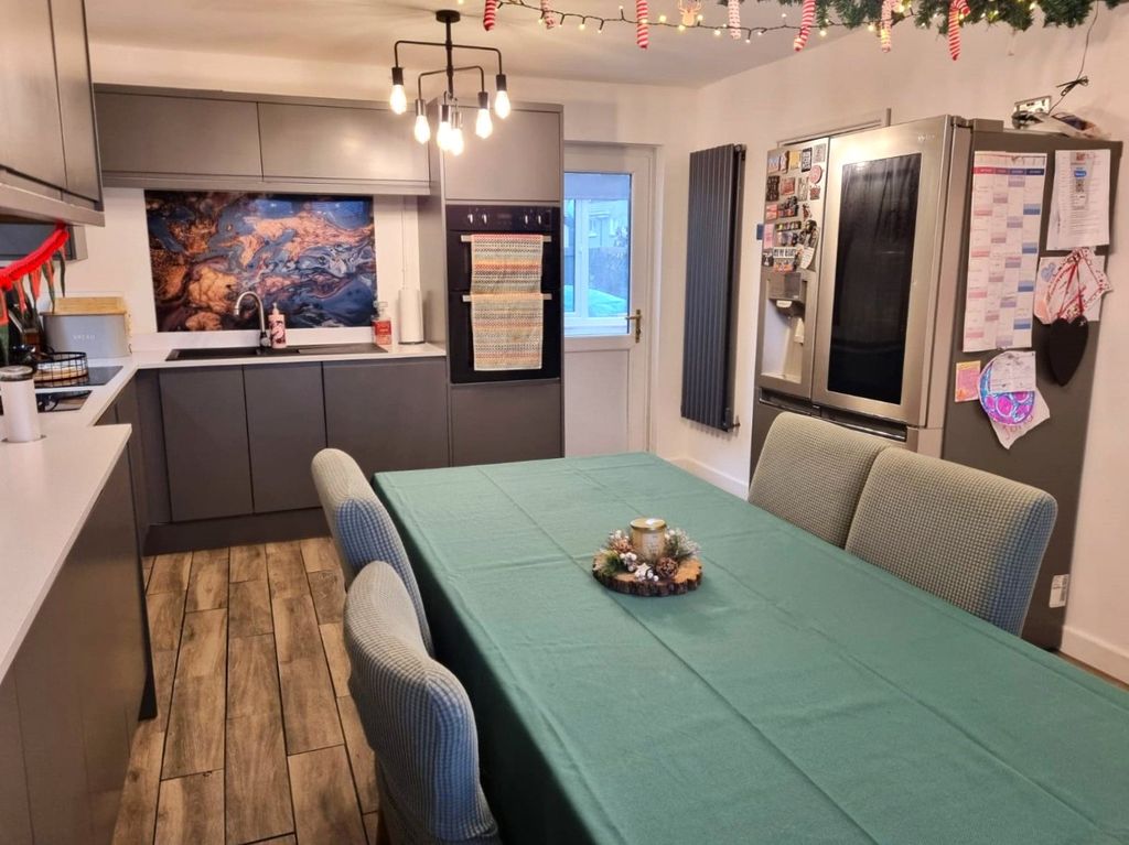 Property photo 2 of 19 Picture No. 03