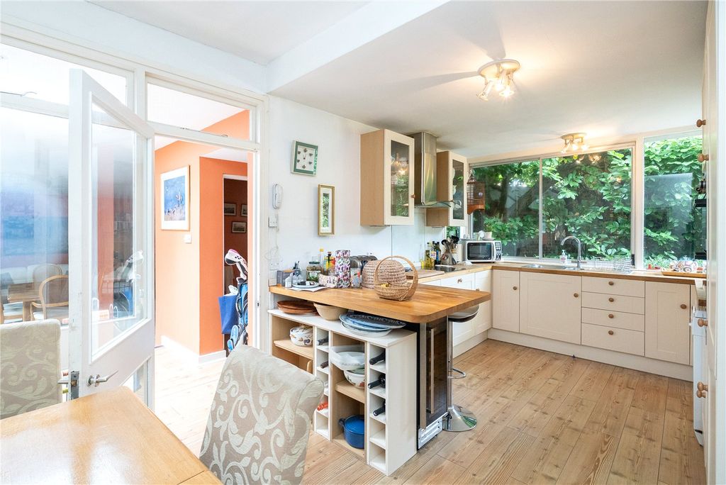 Property photo 2 of 12 Picture No. 04