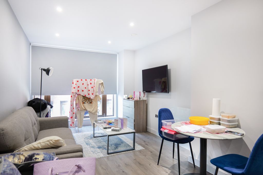 Property photo 2 of 25