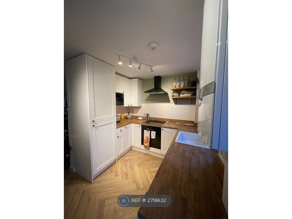 Property photo 2 of 21 Kitchen (1)