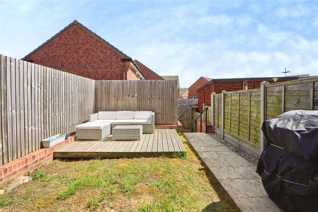 Property photo 3 of 12 Garden