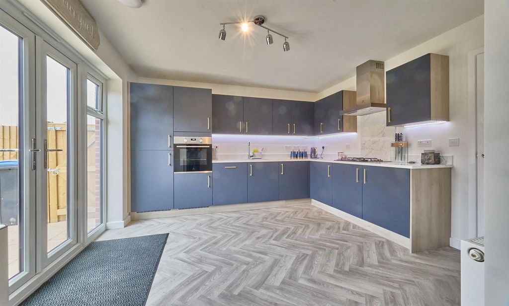 Property photo 2 of 11 Arrowmaches Ave Hinckley_5.Jpg