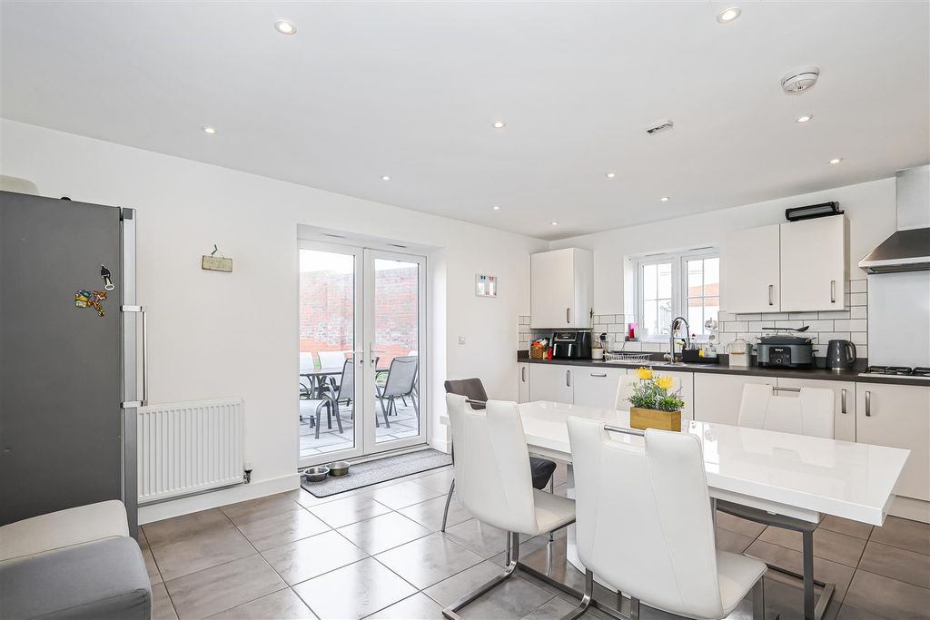 Property photo 2 of 14 2_75686.Jpg