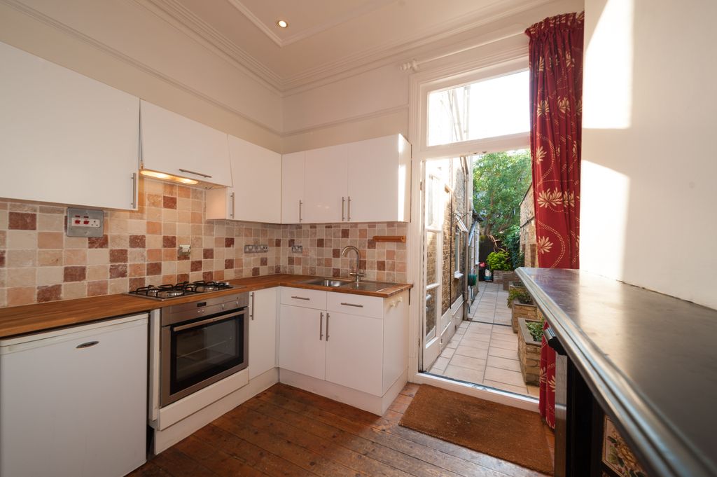 Property photo 3 of 11