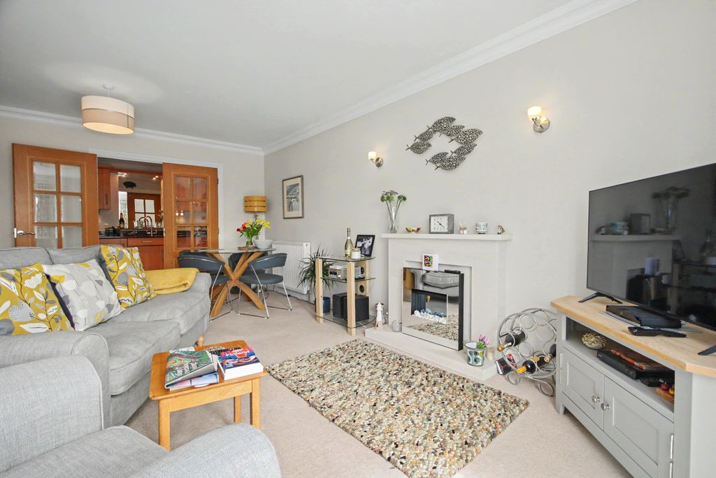 Property photo 3 of 14