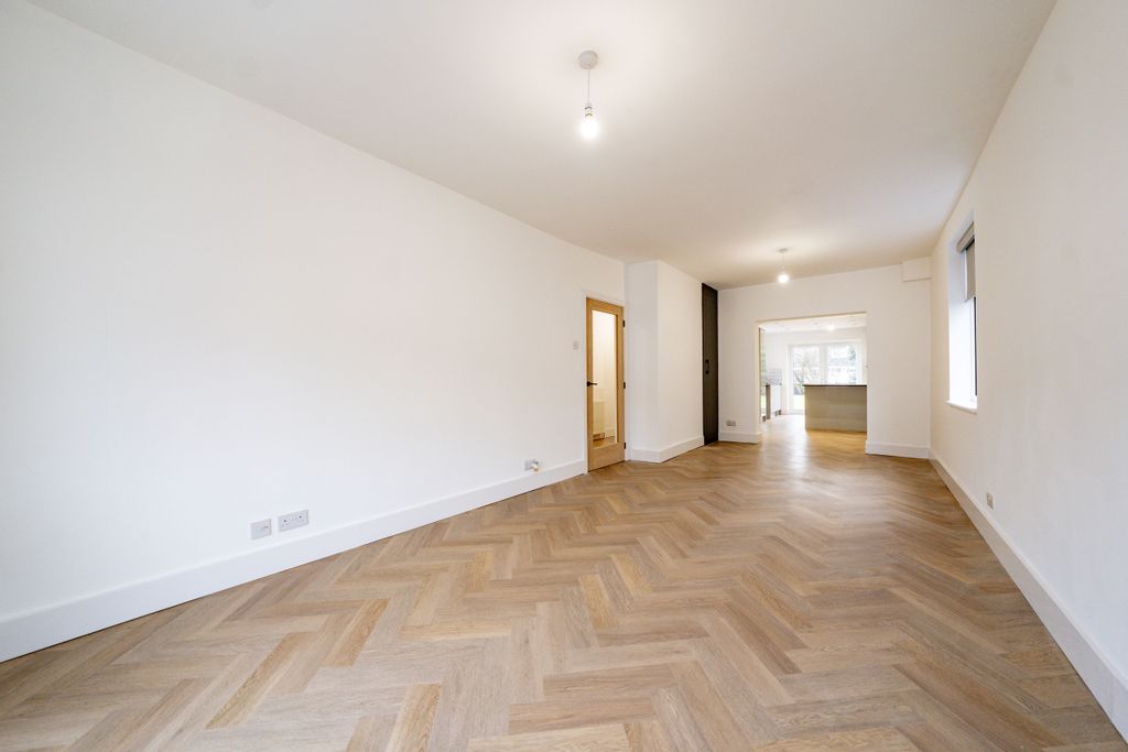 Property photo 3 of 25 Dsc02069