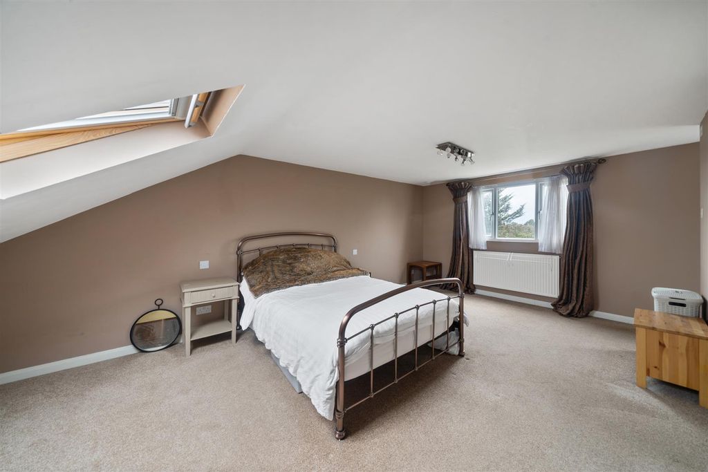 Property photo 3 of 12 Bedroom