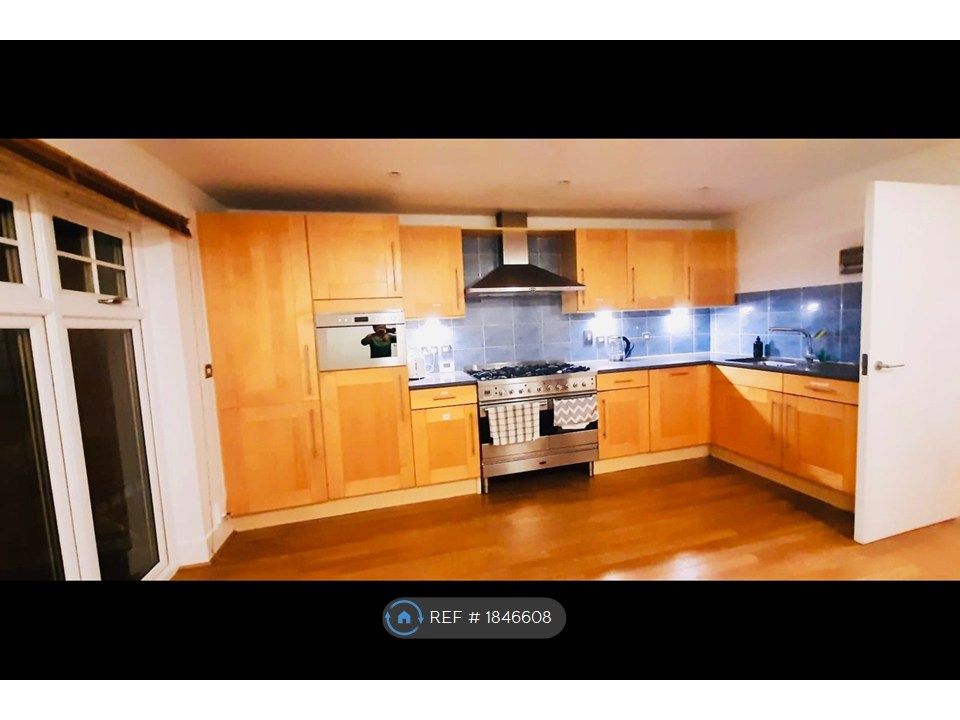 Property photo 2 of 30 Kitchen