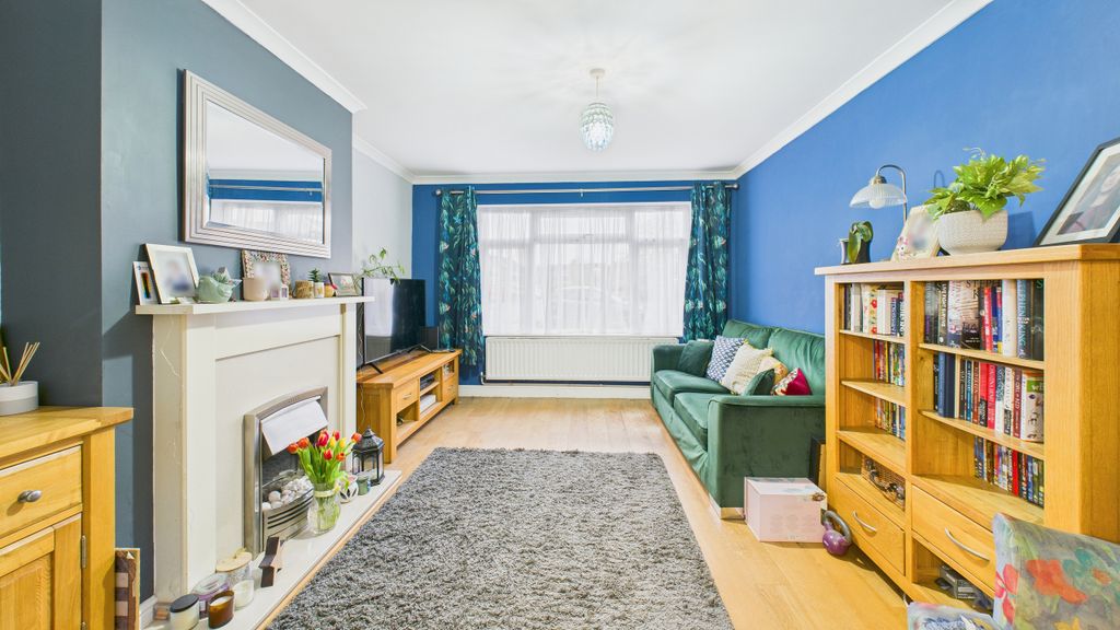 Property photo 3 of 13 Cam04968G0-Pr0084-Still010