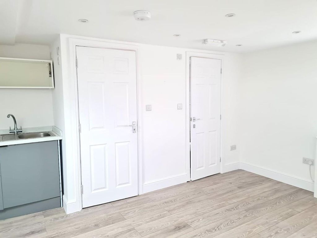 Property photo 3 of 6 What Image 2025-10-31 At 11.17.32.Jpeg