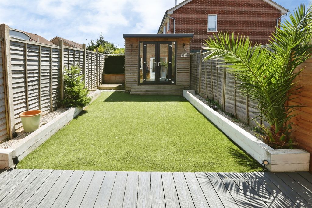 Property photo 2 of 13