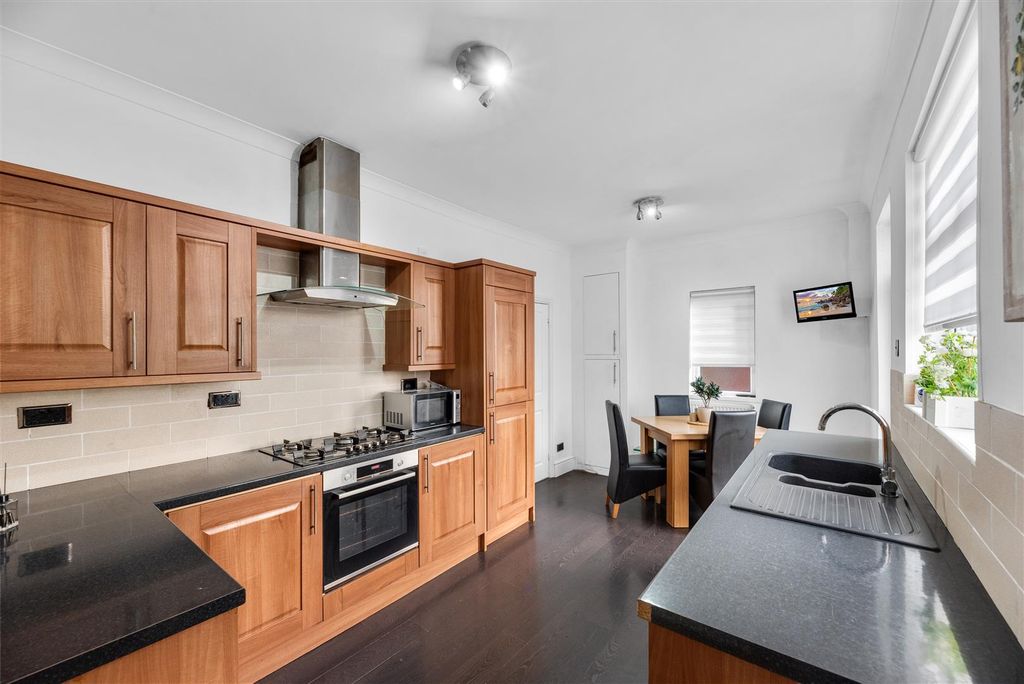 Property photo 2 of 19 Kitchen Diner