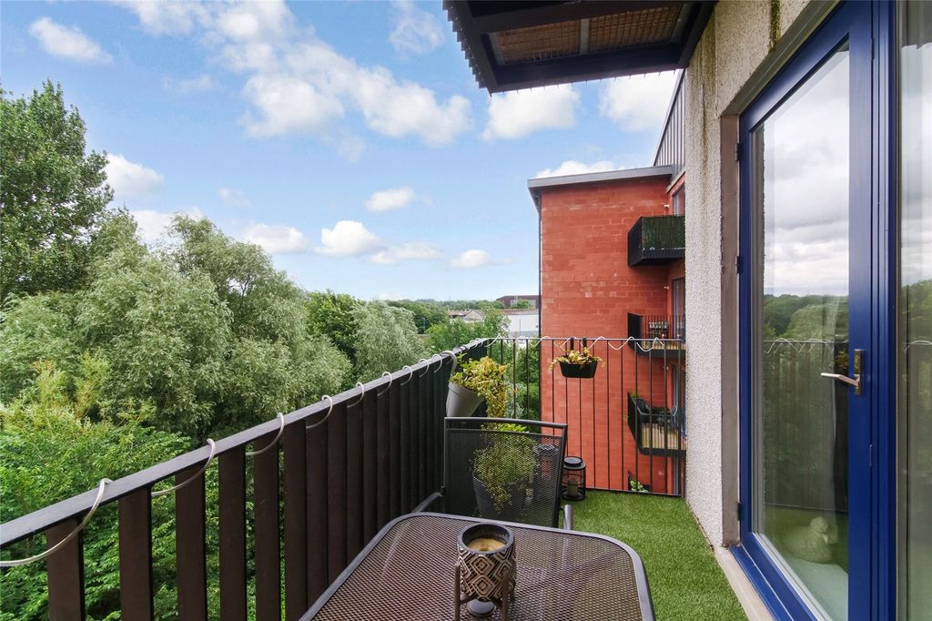 Property photo 3 of 20 Picture No. 04