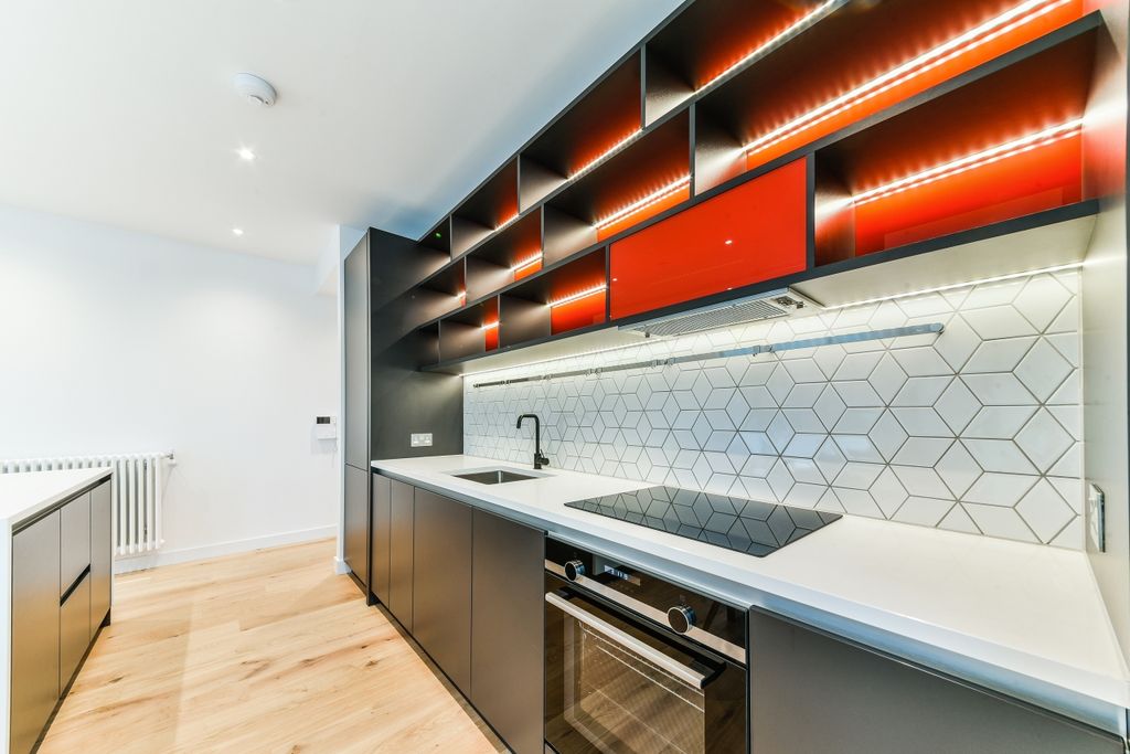 Property photo 2 of 8 Kitchen