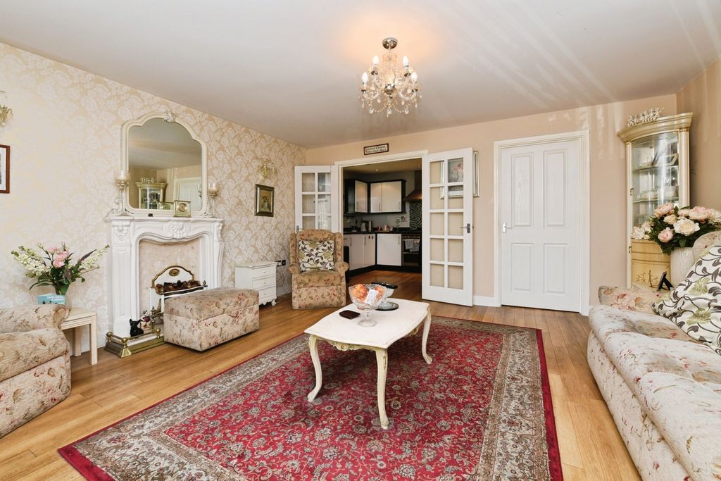 Property photo 3 of 15 Internal