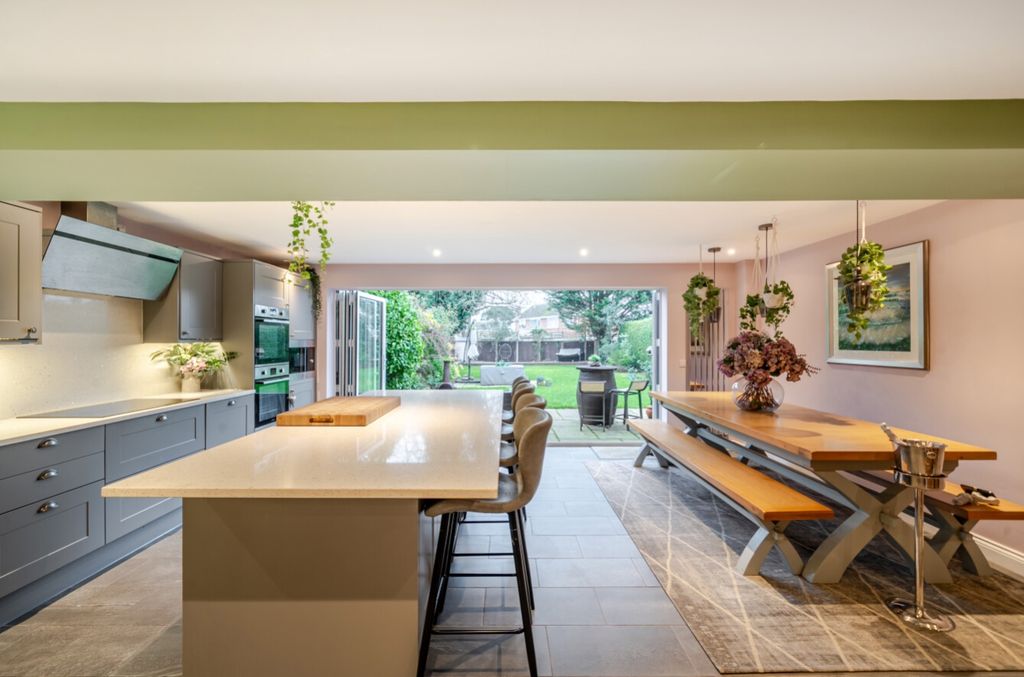 Property photo 2 of 30 1407024-1-69824Ffcf3B84