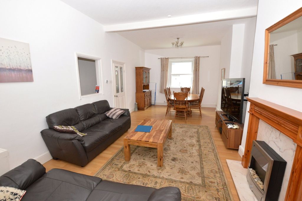 Property photo 2 of 9 Lounge/Diner