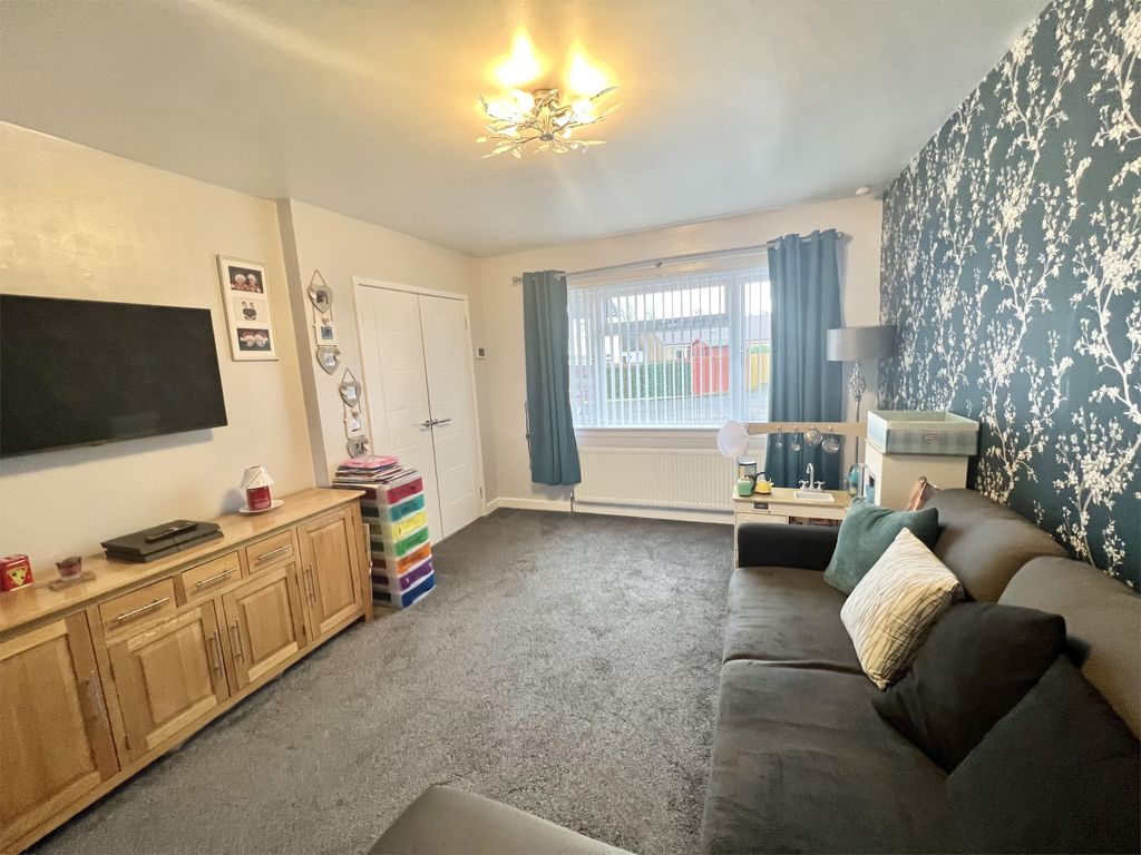 Property photo 2 of 25