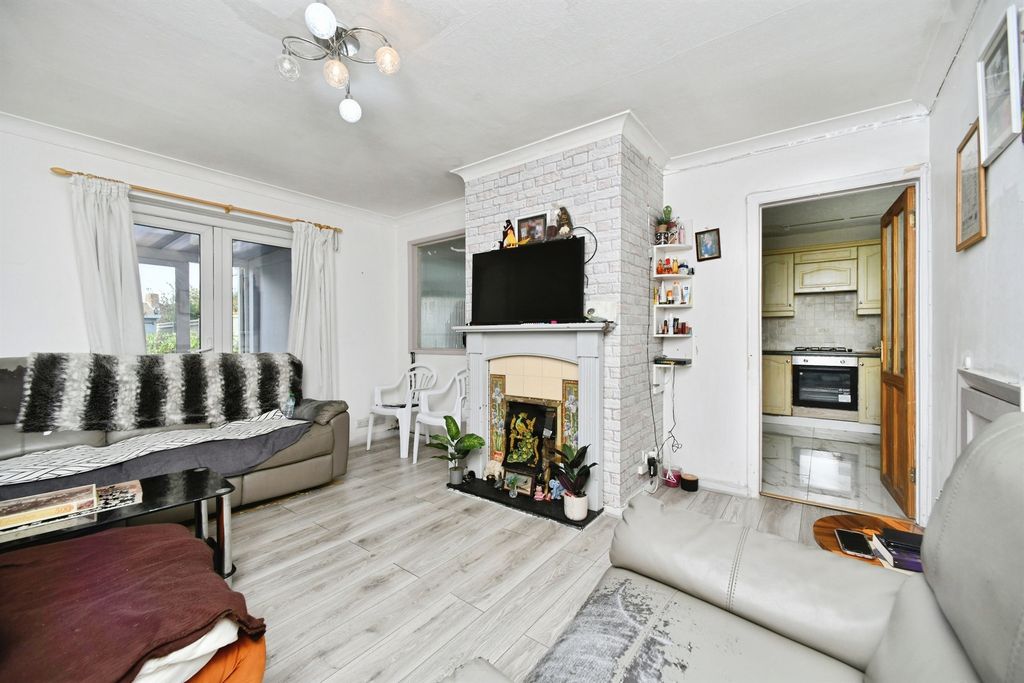 Property photo 2 of 15