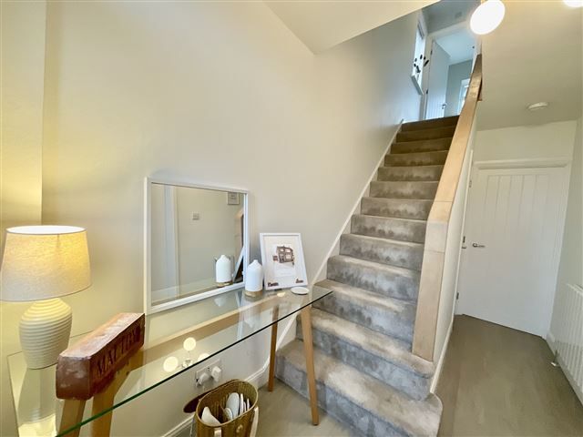 Property photo 2 of 21 Entrance Hallway