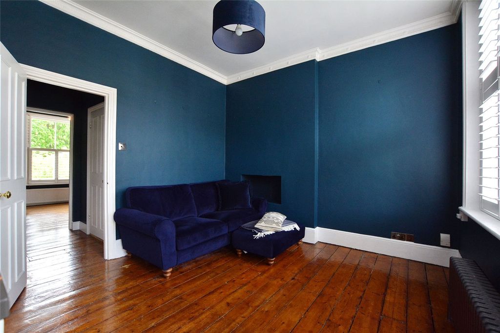 Property photo 3 of 9 Picture No. 05