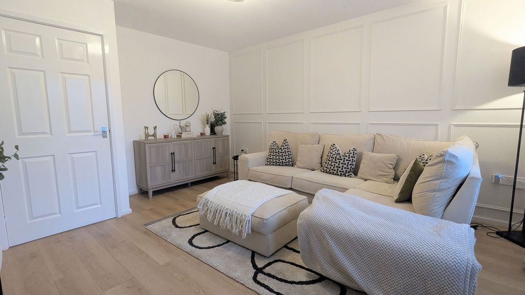 Property photo 2 of 20