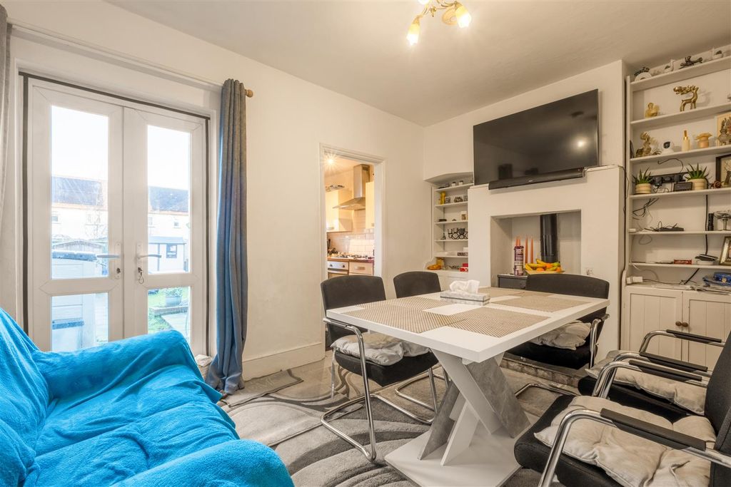 Property photo 2 of 15 43 Eastbrook Road-4.Jpg