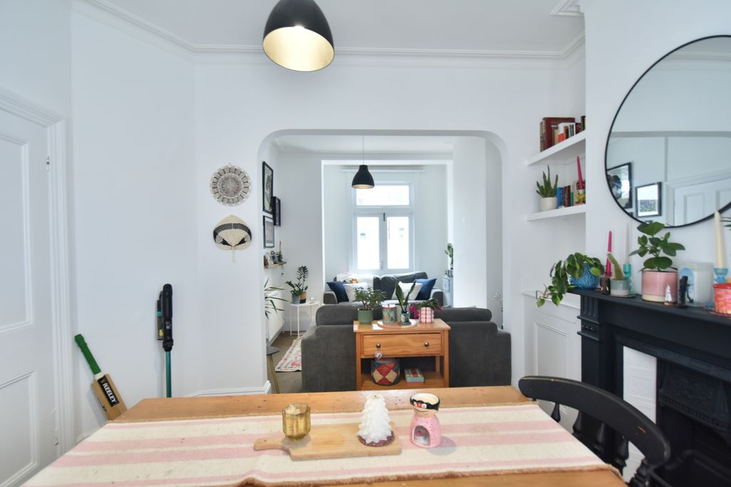 Property photo 3 of 9 Living Room