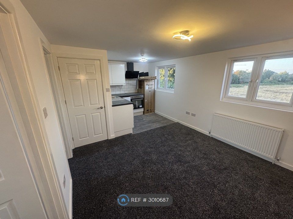 Property photo 3 of 35